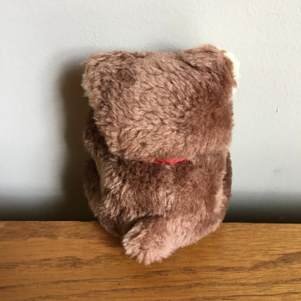 Vintage Russ Berrie Plush Brown Teddy Bear Red Bow‎ 4.5